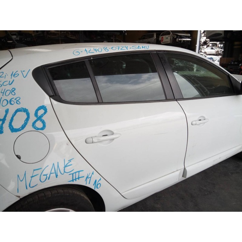 Recambio de puerta trasera derecha para renault megane iii berlina 5 p limited referencia OEM IAM   