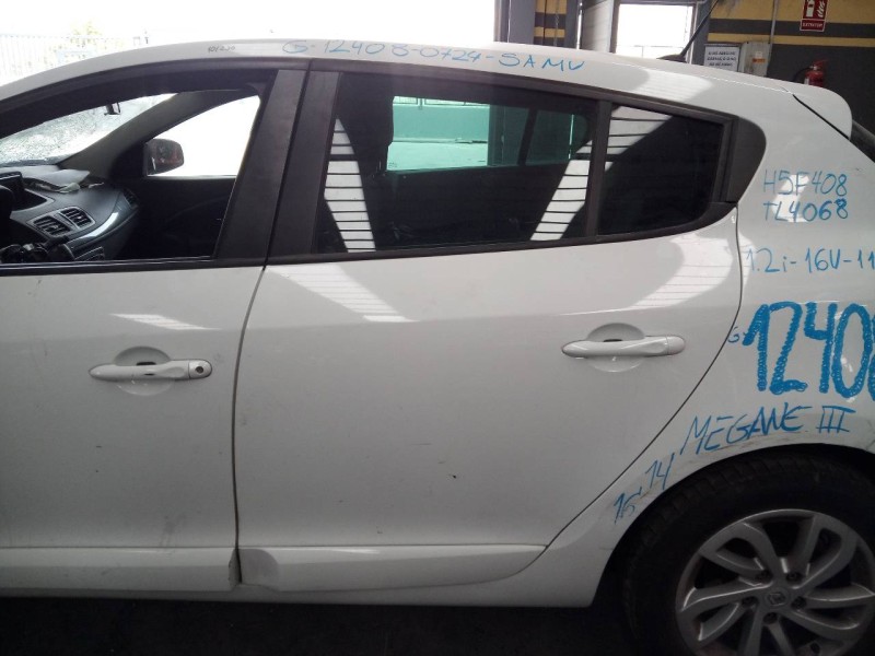 Recambio de puerta trasera izquierda para renault megane iii berlina 5 p limited referencia OEM IAM   