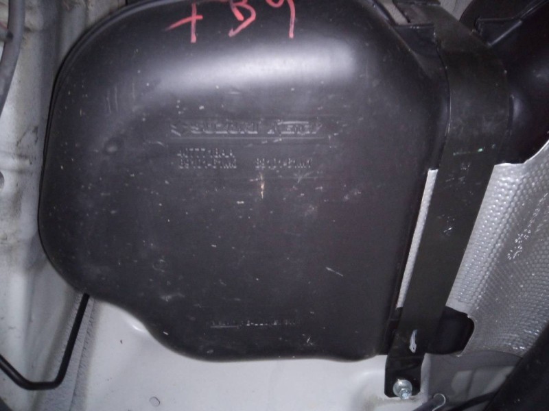 Recambio de deposito combustible para suzuki vitara 1.4 s 4x4 referencia OEM IAM 4077718AA 8910161M0 