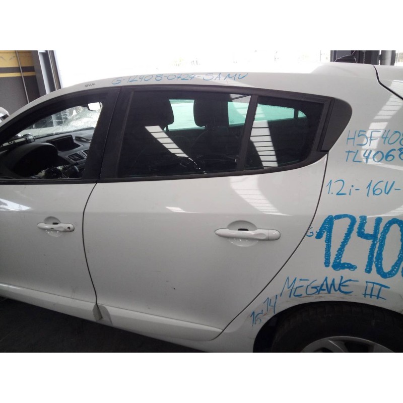 Recambio de puerta trasera izquierda para renault megane iii berlina 5 p limited referencia OEM IAM   