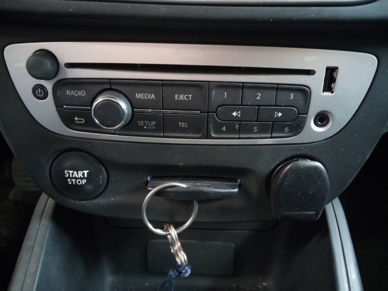Recambio de sistema navegacion gps para renault megane iii berlina 5 p limited referencia OEM IAM   