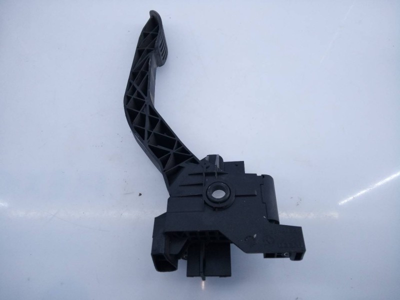 Recambio de pedal acelerador para iveco daily furgón fg h2 33 s ... v batalla 3520 referencia OEM IAM 5801333490  E3-B6-42-2
