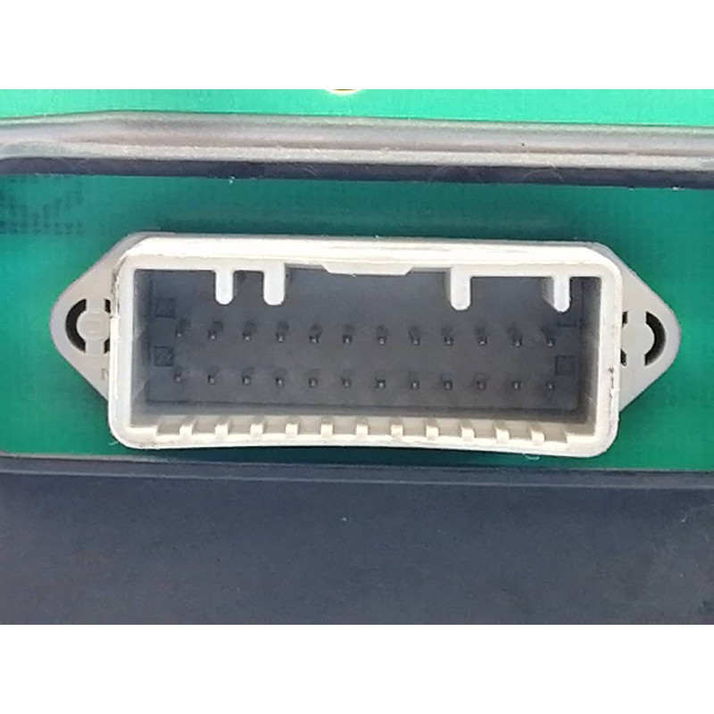 Recambio de cuadro instrumentos para dacia duster ambiance 4x4 referencia OEM IAM 248104190R  E3-B6-13-2