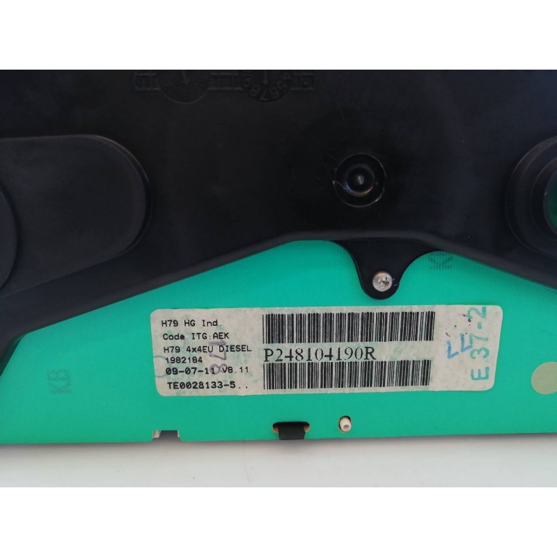 Recambio de cuadro instrumentos para dacia duster ambiance 4x4 referencia OEM IAM 248104190R  E3-B6-13-2