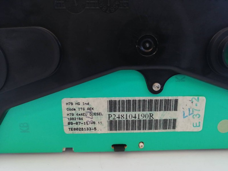 Recambio de cuadro instrumentos para dacia duster ambiance 4x4 referencia OEM IAM 248104190R  E3-B6-13-2