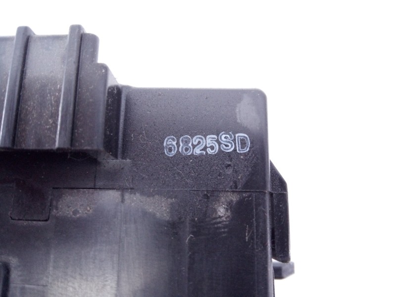 Recambio de mando limpia para suzuki vitara 1.4 s 4x4 referencia OEM IAM 6825SD  E3-B4-18-3