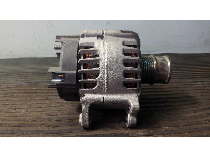 Recambio de alternador para volkswagen polo advance referencia OEM IAM 04E903015  P3-A4-8-5