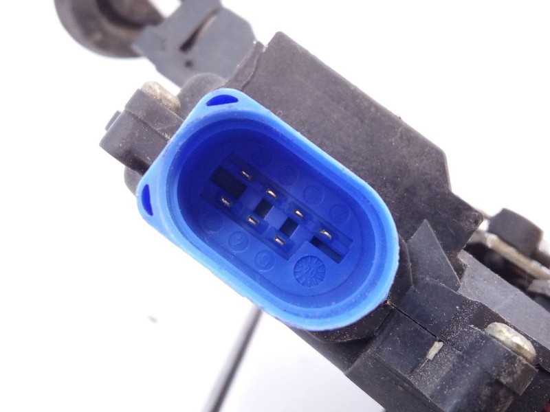 Recambio de cerradura puerta delantera derecha para audi a3 (8p) 1.9 tdi ambiente referencia OEM IAM 4E1837016  E1-B6-52-1