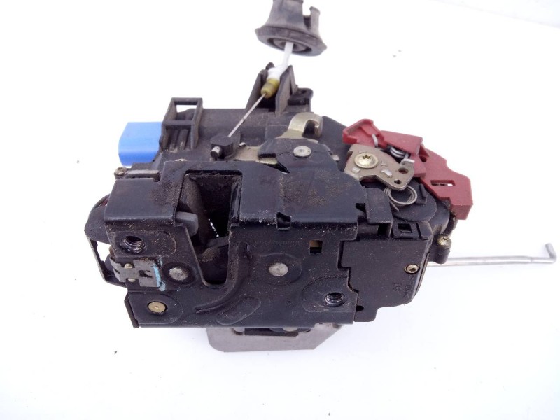 Recambio de cerradura puerta delantera derecha para audi a3 (8p) 1.9 tdi ambiente referencia OEM IAM 4E1837016  E1-B6-52-1