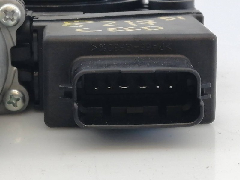 Recambio de motor elevalunas delantero izquierdo para kia cee´d drive referencia OEM IAM 82450A2710  E3-B3-33-1