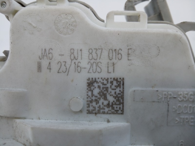 Recambio de cerradura puerta delantera derecha para porsche macan (typ ) s diesel referencia OEM IAM 8J1837016E  E1-A5-35-2