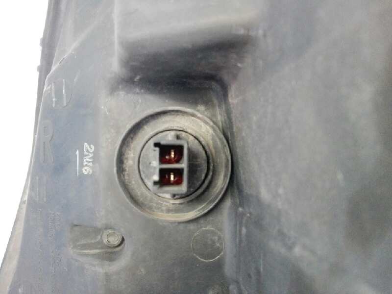 Recambio de faro derecho para nissan x-trail (t30) le referencia OEM IAM   E2-A4-37-1