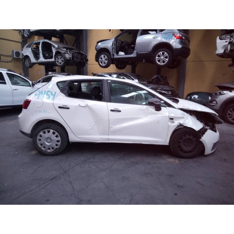 seat ibiza (6j5) del año 2008