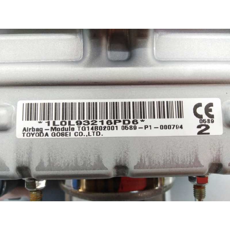 Recambio de airbag delantero derecho para toyota hilux (kun) referencia OEM IAM 1L0L93216PD6  E2-B4-19-1