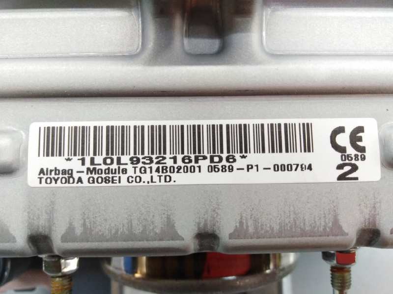 Recambio de airbag delantero derecho para toyota hilux (kun) referencia OEM IAM 1L0L93216PD6  E2-B4-19-1