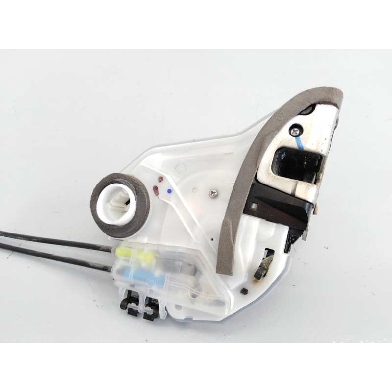 Recambio de cerradura puerta trasera derecha para toyota hilux (kun) referencia OEM IAM M1193112J6  E2-B4-15-2