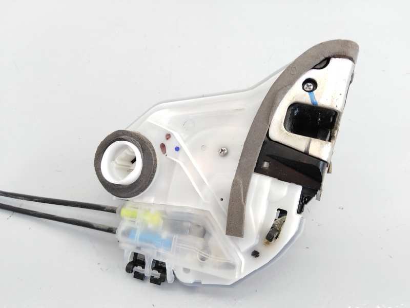 Recambio de cerradura puerta trasera derecha para toyota hilux (kun) referencia OEM IAM M1193112J6  E2-B4-15-2