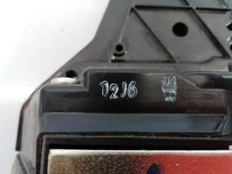 Recambio de cerradura puerta trasera derecha para toyota hilux (kun) referencia OEM IAM M1193112J6  E2-B4-15-2