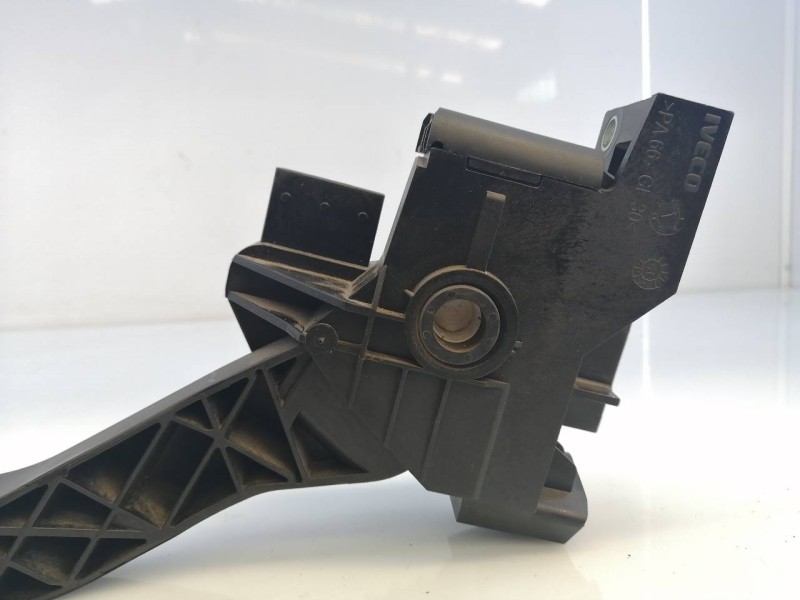 Recambio de pedal acelerador para iveco daily furgón fg 33 s ... v batalla 3000 referencia OEM IAM 5801333490  E3-A2-5-1
