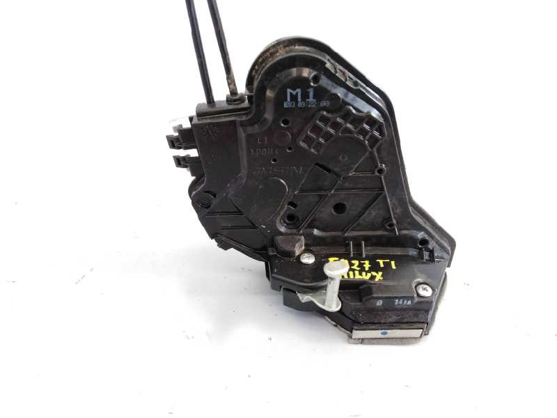Recambio de cerradura puerta trasera izquierda para toyota hilux (kun) referencia OEM IAM M102831416  E2-B4-15-2