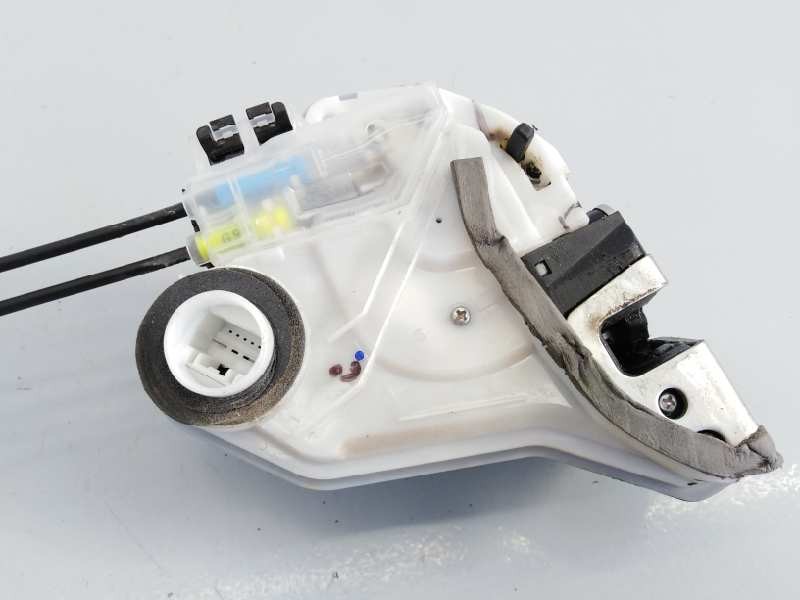 Recambio de cerradura puerta trasera izquierda para toyota hilux (kun) referencia OEM IAM M102831416  E2-B4-15-2