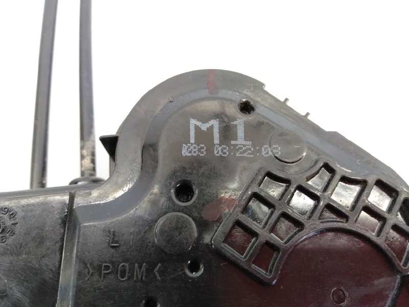 Recambio de cerradura puerta trasera izquierda para toyota hilux (kun) referencia OEM IAM M102831416  E2-B4-15-2