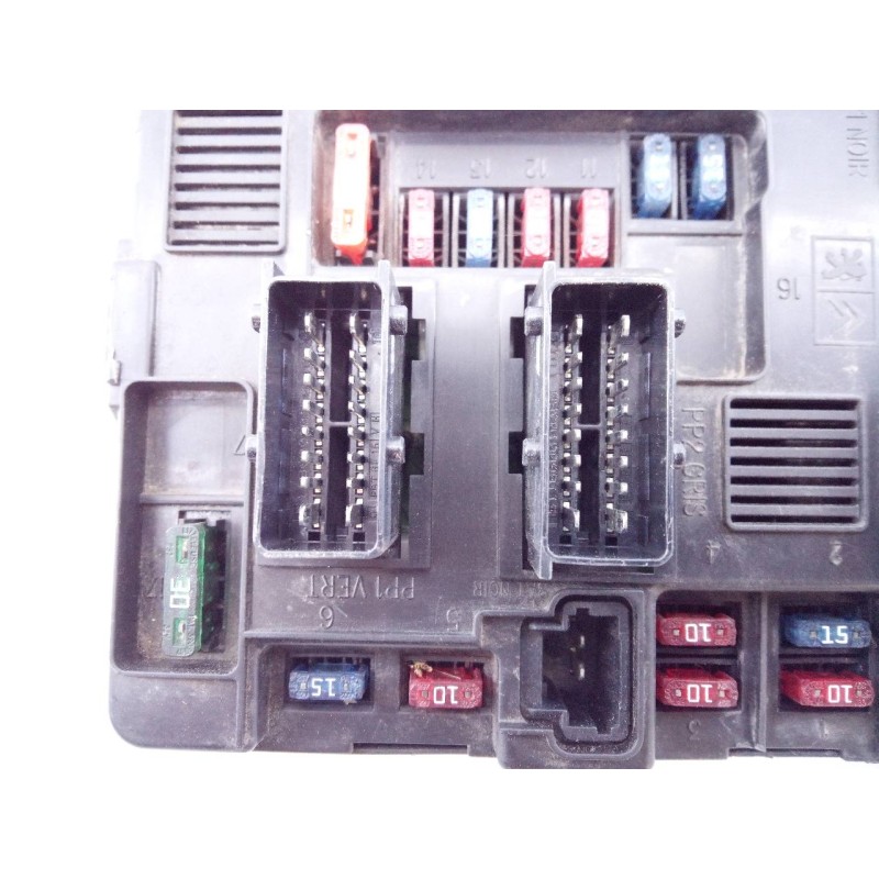Recambio de caja reles / fusibles para citroën c3 1.4 hdi referencia OEM IAM   E3-B2-41-3