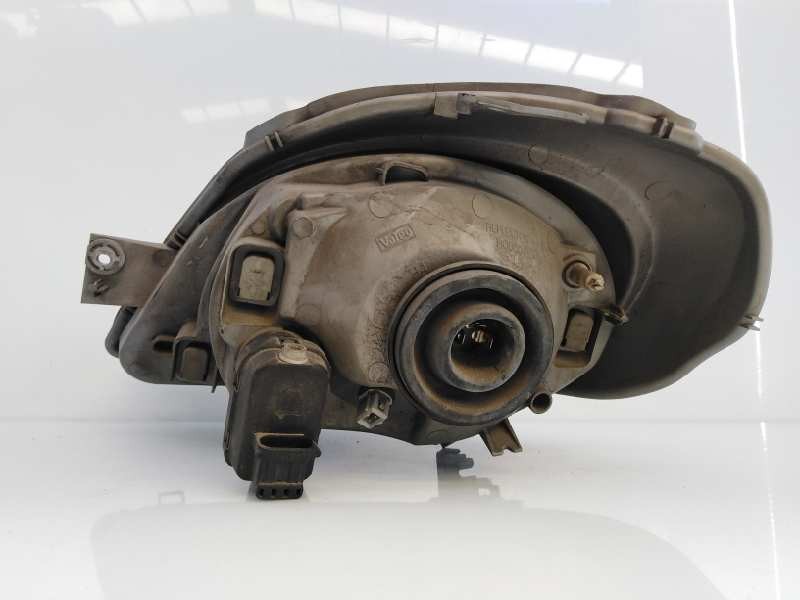 Recambio de faro derecho para nissan primastar (x83) caja cerrada batalla corta 2,76t referencia OEM IAM   E2-A4-8-1