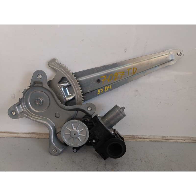 Recambio de elevalunas trasero derecho para toyota land cruiser (j15) limited referencia OEM IAM 8572060310 0620204521 E2-B4-18-