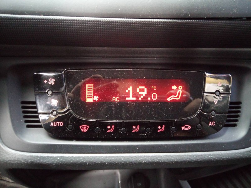 Recambio de mando climatizador para seat ibiza (6j5) reference referencia OEM IAM 6J0820043  E2-A3-13-1