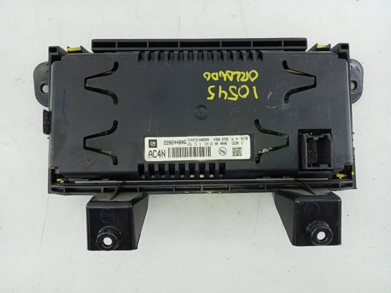 Recambio de sistema audio / radio cd para chevrolet orlando lt+ referencia OEM IAM 22824480G 95020067 E3-A5-9-2