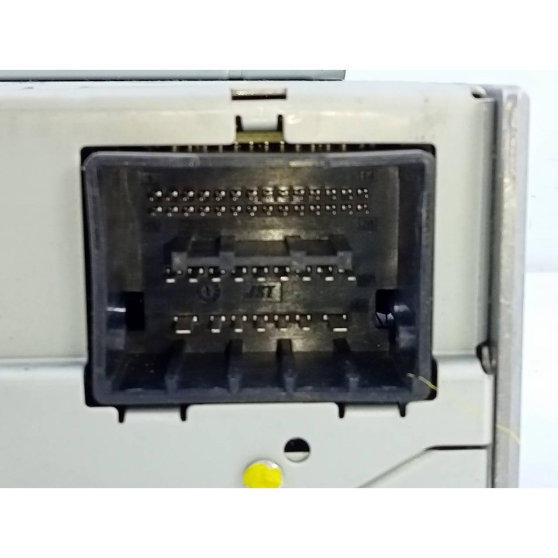 Recambio de sistema audio / radio cd para chevrolet orlando lt+ referencia OEM IAM 22824480G 95020067 E3-A5-9-2