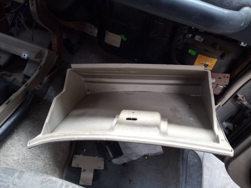 Recambio de guantera para nissan terrano/terrano.ii (r20) lx (3-ptas.) referencia OEM IAM   