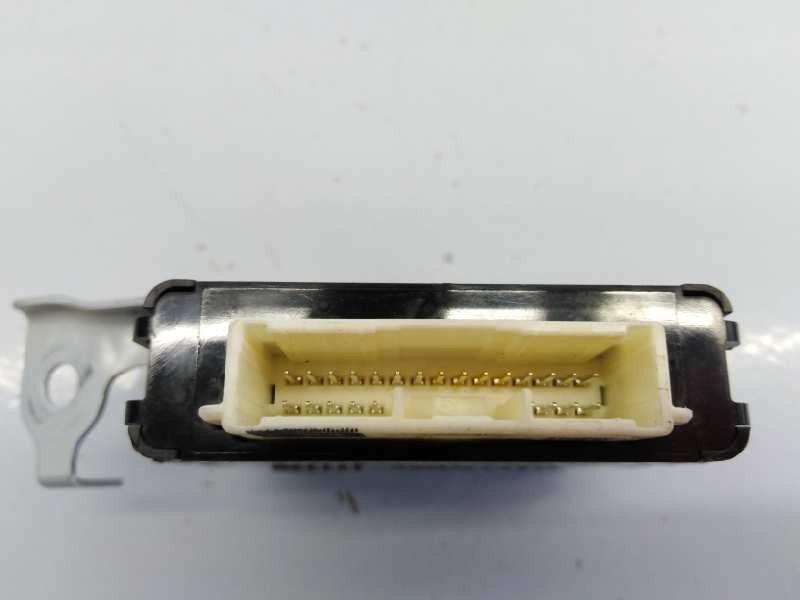 Recambio de modulo electronico para toyota hilux (kun) referencia OEM IAM 8996071070 3560070569 E3-B2-4-3