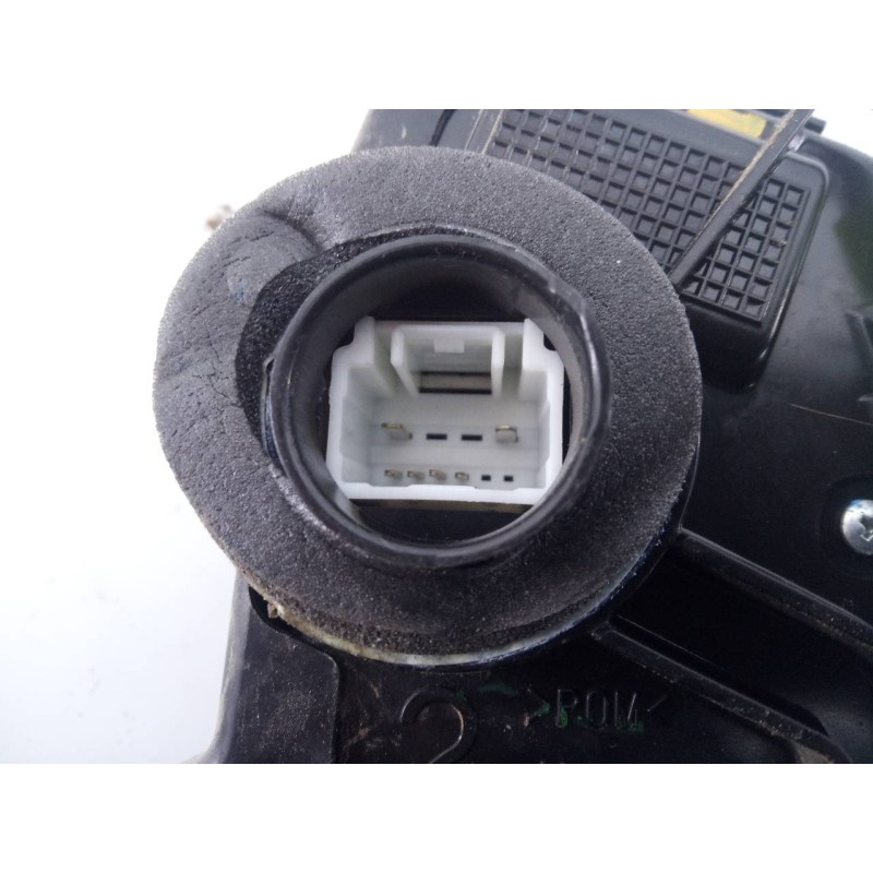 Recambio de cerradura puerta delantera izquierda para toyota auris active referencia OEM IAM 6A260816C  E2-B4-61-1