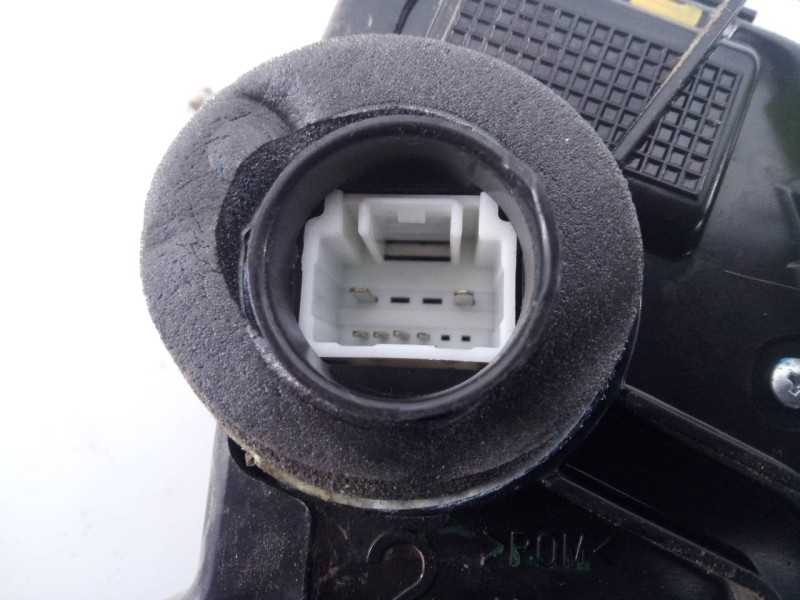 Recambio de cerradura puerta delantera izquierda para toyota auris active referencia OEM IAM 6A260816C  E2-B4-61-1