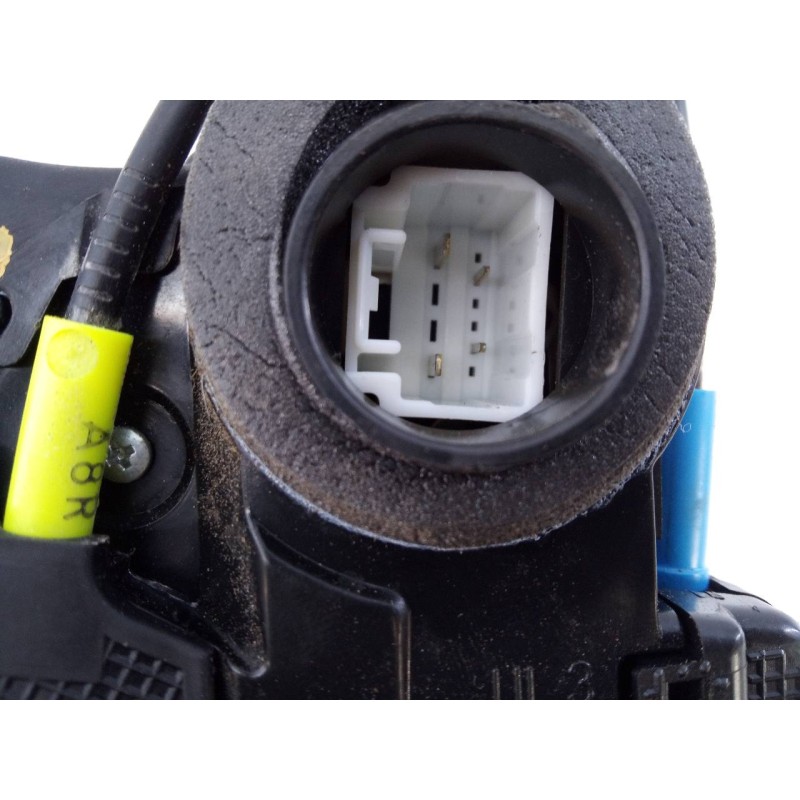 Recambio de cerradura puerta trasera izquierda para toyota auris active referencia OEM IAM   E2-B4-61-2