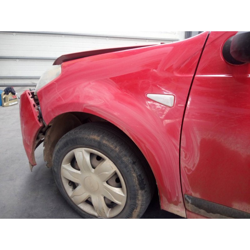 Recambio de aleta delantera izquierda para dacia sandero laureate referencia OEM IAM   
