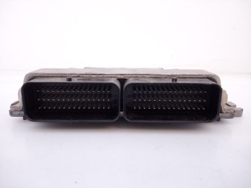 Recambio de centralita motor uce para dacia sandero laureate referencia OEM IAM 8200856659 S110140025 E2-A1-29-2