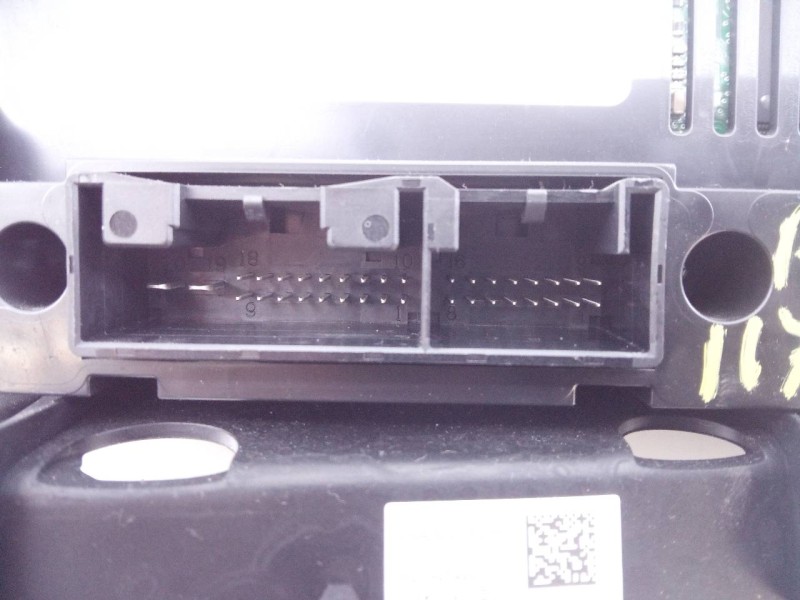 Recambio de mando climatizador para audi a5 sportback (8t) 2.0 tdi (105kw) referencia OEM IAM 8K1820043AT  E2-A1-9-7