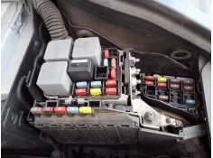 CAJA RELES / FUSIBLES 