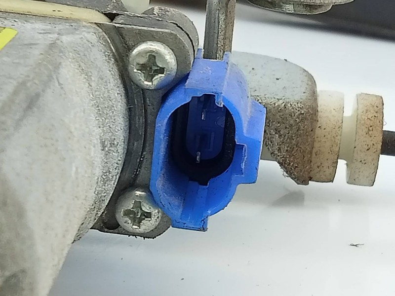 Recambio de elevalunas delantero izquierdo para chevrolet captiva 2.0 vcdi lt referencia OEM IAM 96627079  E2-B6-63-1