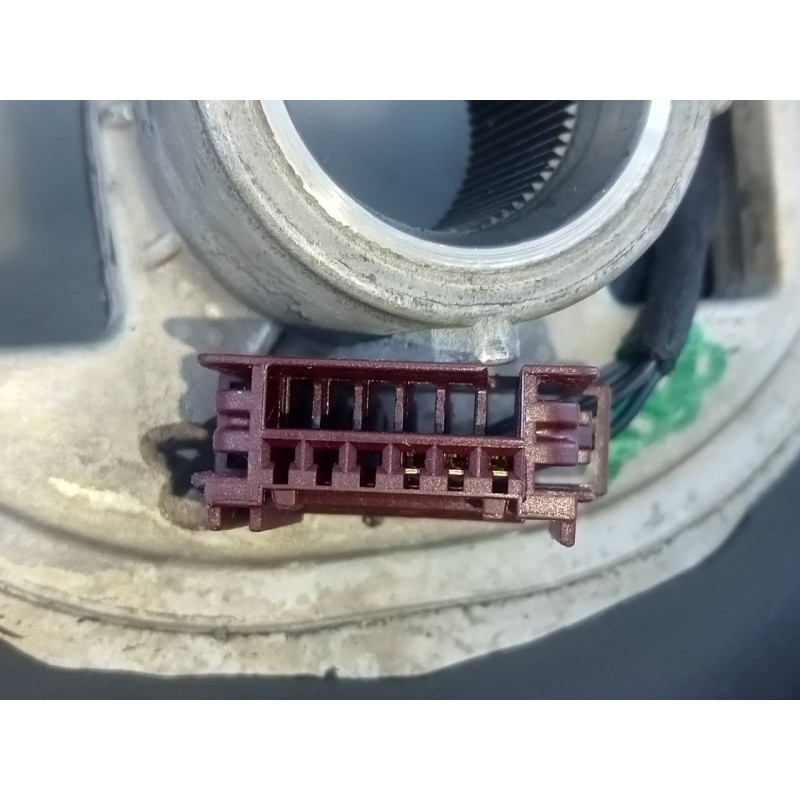 Recambio de volante para mercedes-benz clase c (w204) berlina referencia OEM IAM   E1-A2-38-2