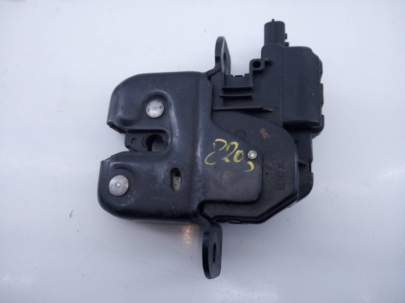Recambio de cerradura maletero / porton para renault captur dynamique referencia OEM IAM   E1-A1-3-1