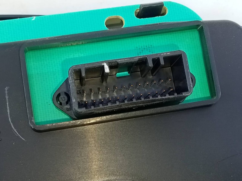 Recambio de cuadro instrumentos para dacia sandero laureate referencia OEM IAM 248101432R  E2-A1-34-2