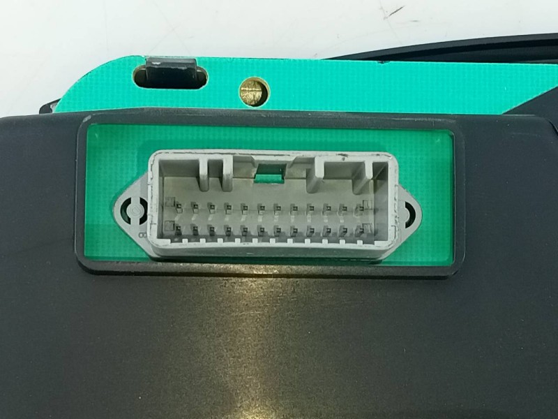 Recambio de cuadro instrumentos para dacia sandero laureate referencia OEM IAM 248101432R  E2-A1-34-2