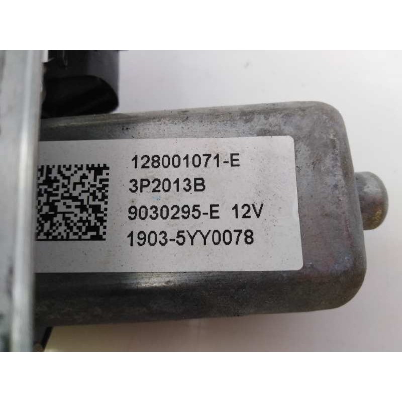 Recambio de elevalunas trasero derecho para renault captur dynamique referencia OEM IAM 128001071 9030295 E1-A1-8-2