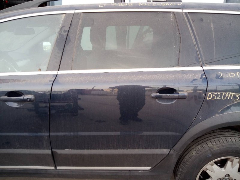 Recambio de puerta trasera izquierda para volvo xc70 kinetic 2wd referencia OEM IAM   