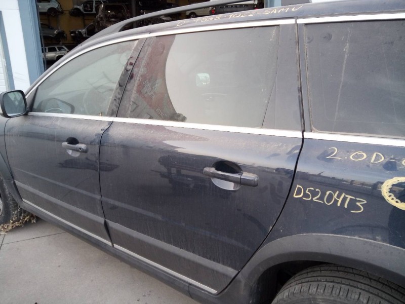 Recambio de puerta trasera izquierda para volvo xc70 kinetic 2wd referencia OEM IAM   