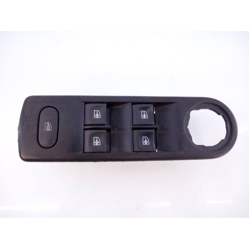 Recambio de mando elevalunas delantero izquierdo para renault captur dynamique referencia OEM IAM   E3-B5-2-2